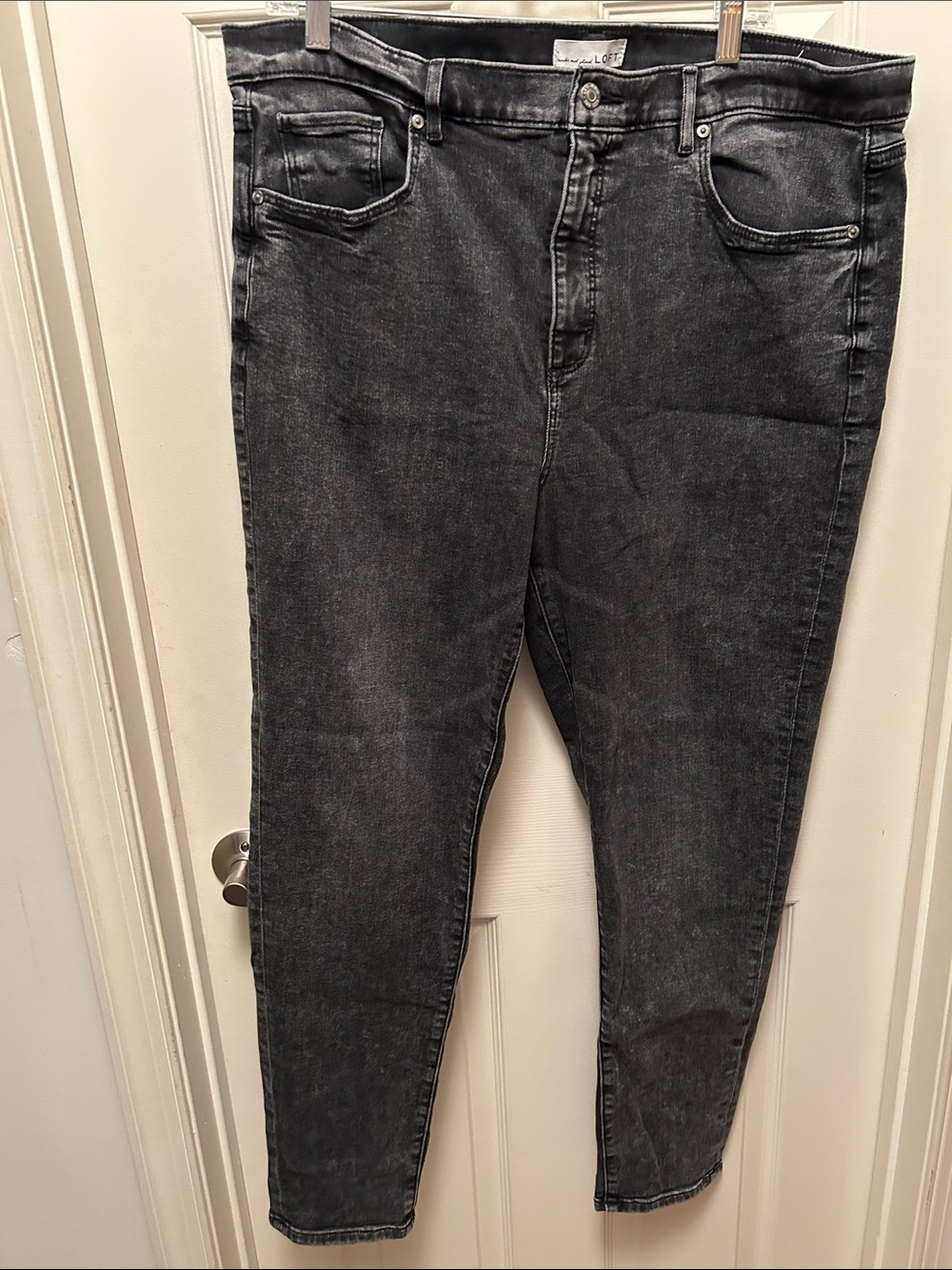 LOFT Charcoal Gray Skinny Jeans